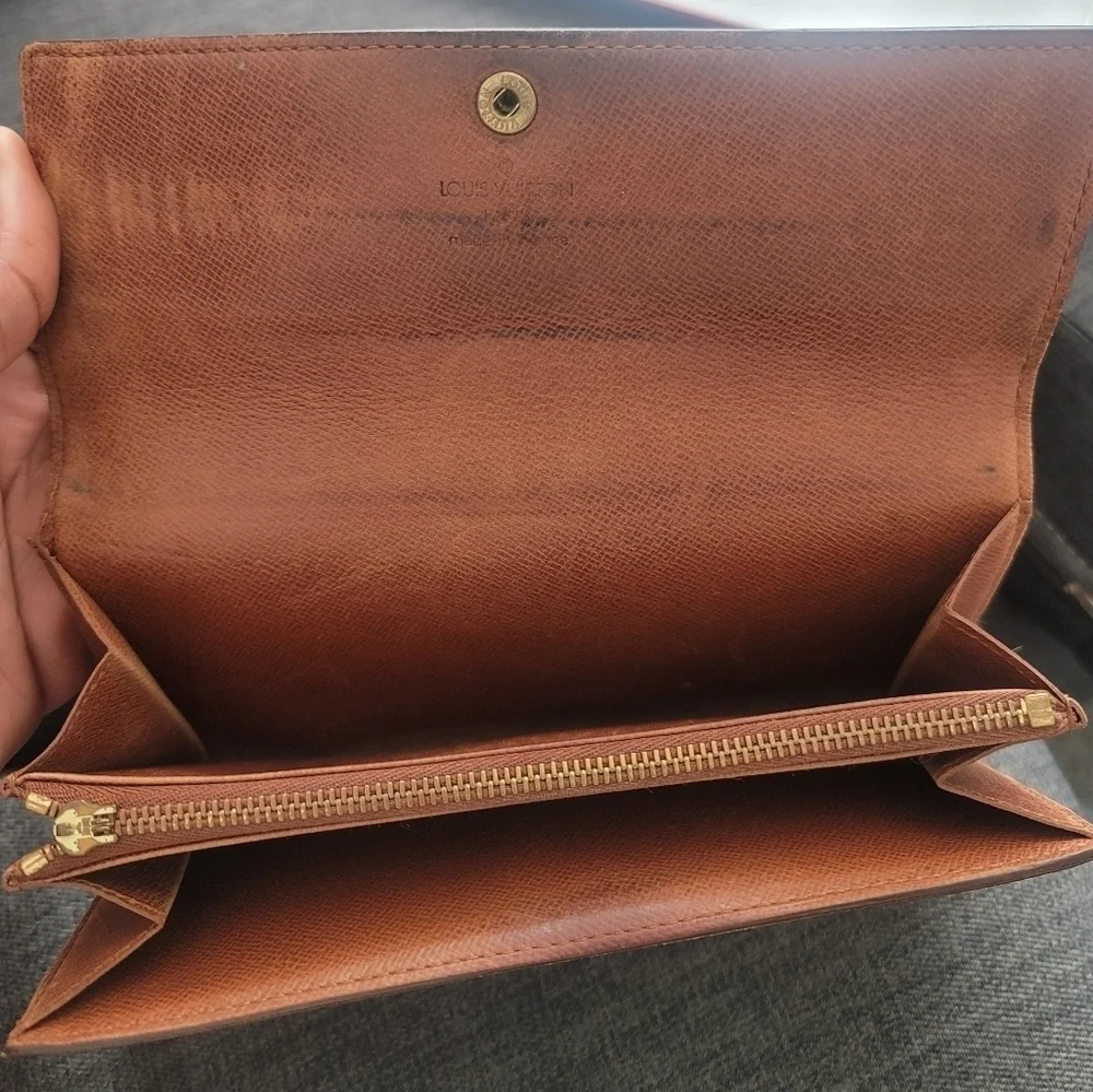 Louis Vuitton Authentic Monogram Brown Credit Card Wallet